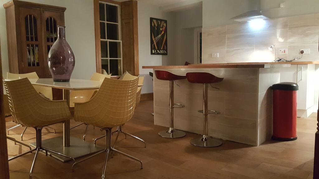 Grigshot Apartment Stroud  Extérieur photo